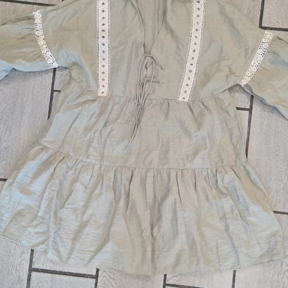 Zara Sage Green Eyelet Lace Tiered Mini Dress Tie Front Boho‎ Babydoll XS